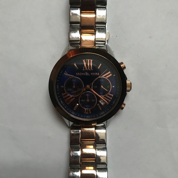 Michael Kors two toned Bradshaw watch 6389 - Picture 2 of 5